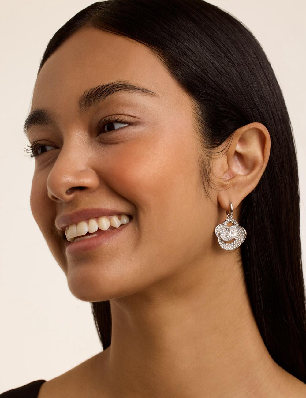Aretes Ted Baker FLORENCE - Crystal Flower Pendant Huggie Mujer Plateadas | PLWM-64859