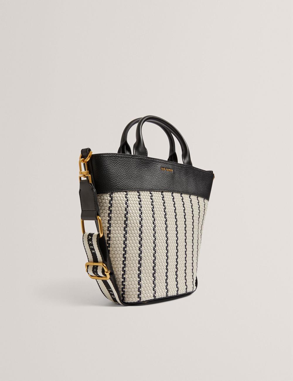 Bolso Tote Ted Baker RIVERI - Woven Leather Trim Bucket With Webbing Strap Mujer Azul Marino | TBCD-76524
