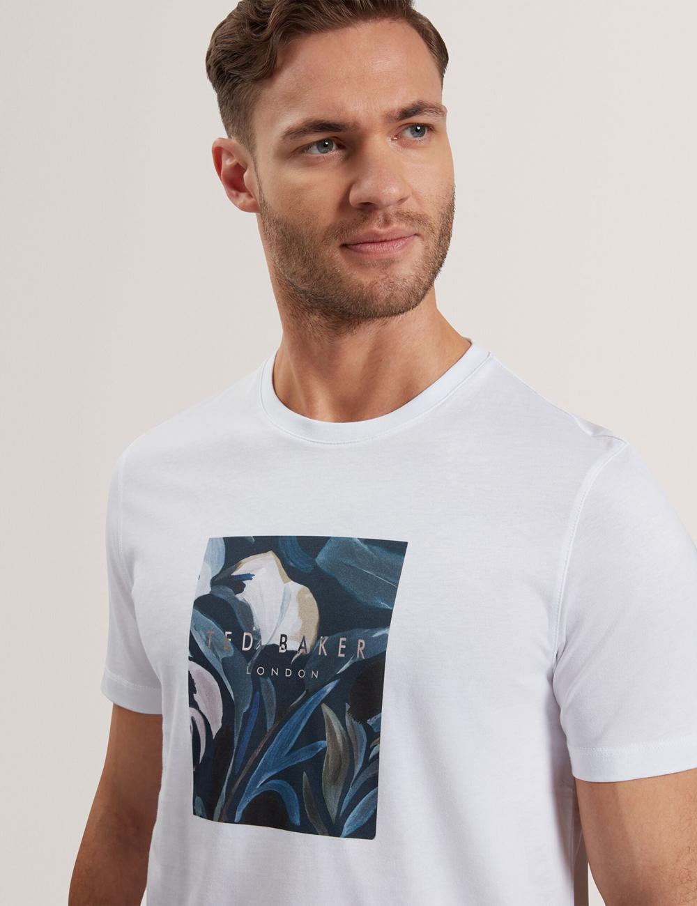 Camiseta Ted Baker JUSTINO - Branded Box Print Graphic Cotton Hombre Blancas | TAJI-54721