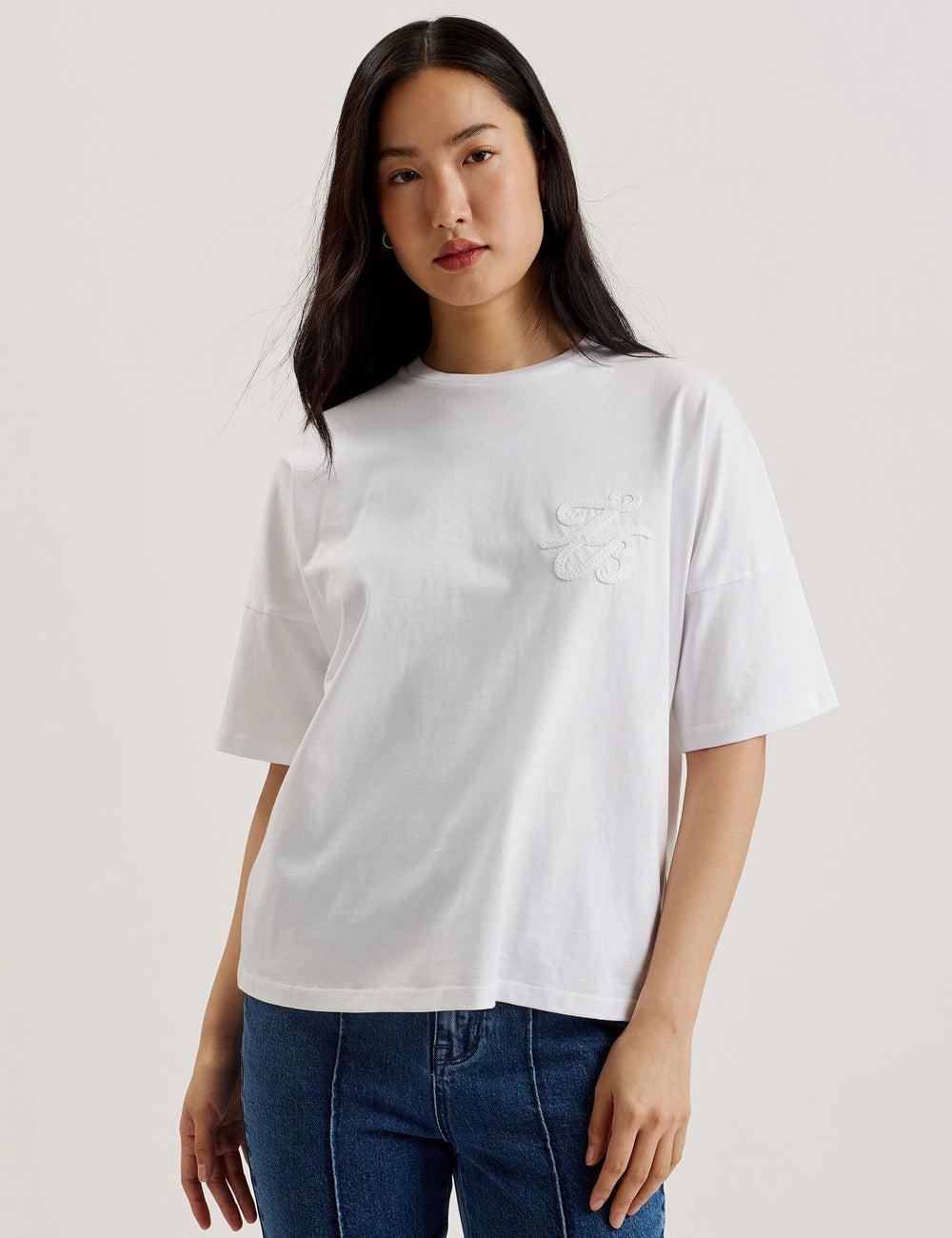 Camiseta Ted Baker MALORRY - Embroidered Logo Boxy Cotton Mujer Blancas | VSGK-63491