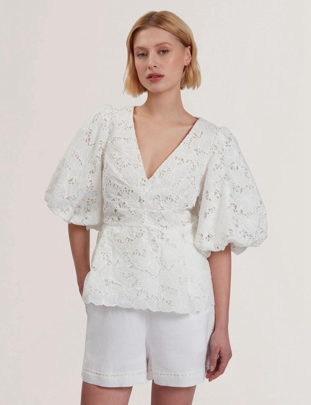 Tops Ted Baker ELLARI - Lace Puff Sleeve V-Neck Peplum Mujer Blancas | NEVC-89162